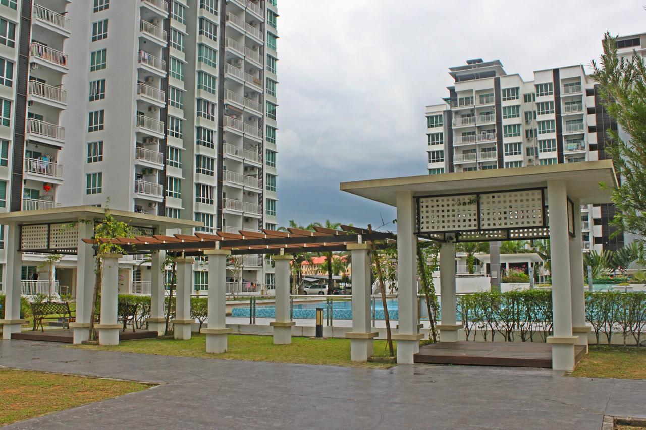 Hello Kitty Signature Suite Sandakan Exteriör bild